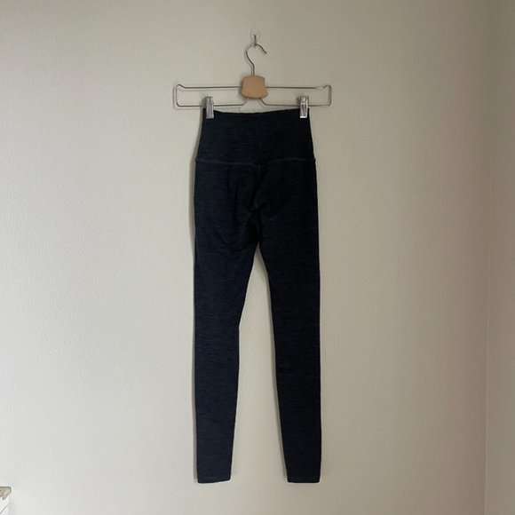 Beyond Yoga Caught in The Midi High Waist Legging in Navy Spacedye - Picture 3 of 5